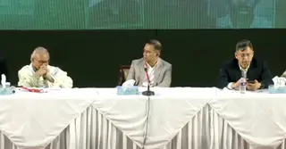 গুম-খুনের শিকার হওয়া পরিবারের সদস্যদের সঙ্গে মতবিনিময় করছেন তারেক রহমান